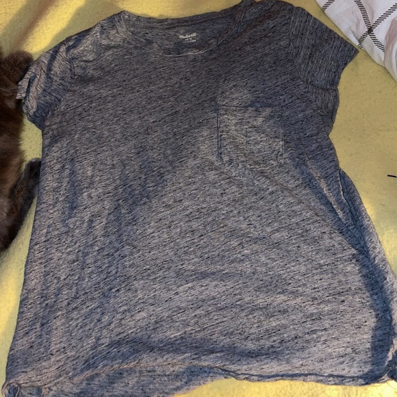 T-Shirt - Picture 1 of 4